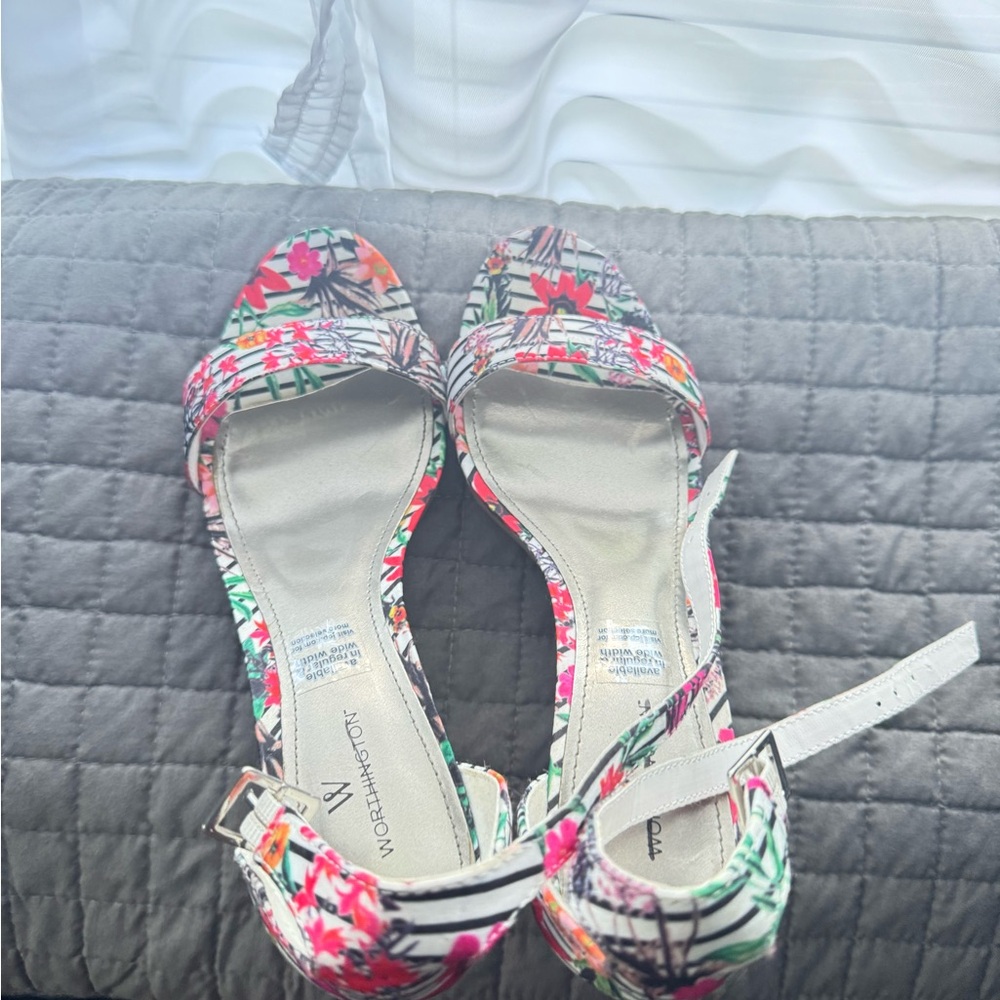 Worthington heels Woman